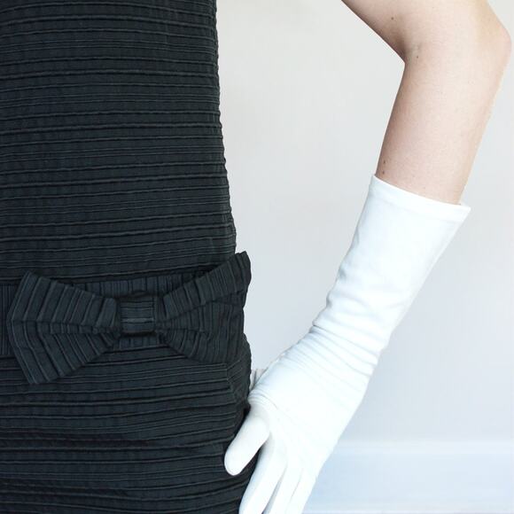 Vintage 60s Textured Black Sleeveless Shift Dress with Big Bow Detail / Small - Picture 5 of 10